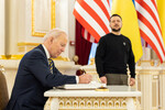 Президент США Джо Байден и президент Украины Владимир Зеленский во время встречи в Киеве, 20 февраля 2023 года
