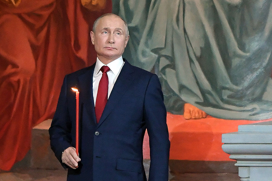 Президент России Владимир Путин во время пасхальной службы в&nbsp;храме Христа Спасителя, 2&nbsp;мая 2021&nbsp;года