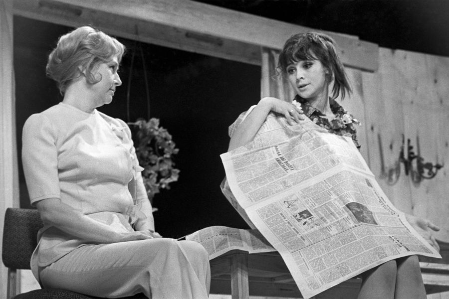 Наталья Варлей в&nbsp;роли Тани в&nbsp;сцене из&nbsp;спектакля &laquo;Прощание в&nbsp;июне&raquo;, 1978&nbsp;год