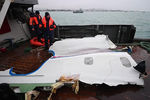 Работы по подъему обломков самолета Ту-154 Минобороны России, потерпевшего крушение после вылета из Сочи, 29 декабря 2016 года. Стоп-кадр с видеозаписи