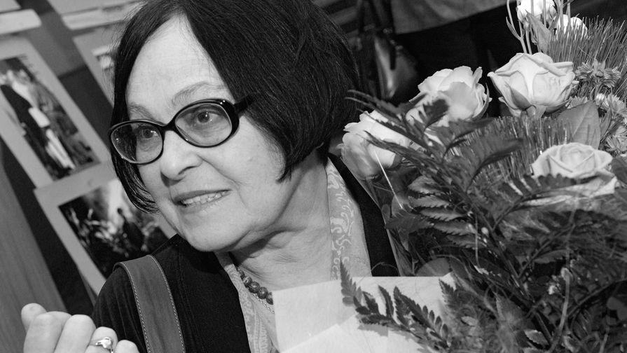 <b>Кира Муратова (5 ноября 1934 &mdash; 6 июня 2018). </b> Советский и украинский кинорежиссер, сценарист и актриса. Народная артистка УССР 