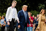 Дональд, Меланья и Бэррон Трамп, 16 августа 2020 года