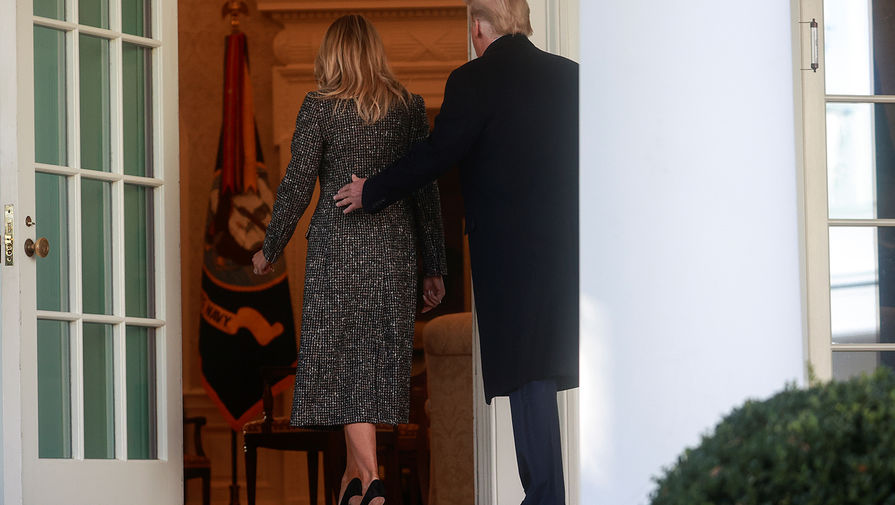 Президент США Дональд Трамп и его супруга Меланья после церемонии помилования в Белом доме, 24 ноября 2020 года