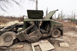 Поврежденный армейский HMMWV в Авдеевке, 19 февраля 2024 года