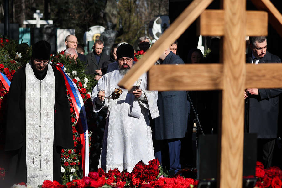 Поминки по&nbsp;лидеру ЛДПР Владимиру Жириновскому на&nbsp;Новодевичьем кладбище в&nbsp;Москве, 14&nbsp;апреля 2022&nbsp;года