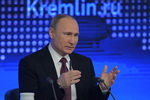 Президент РФ Владимир Путин на двенадцатой большой ежегодной пресс-конференции в Центре международной торговли на Красной Пресне
