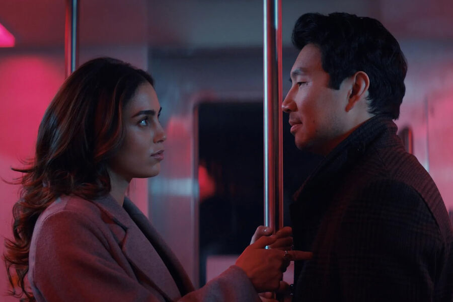 <b>«Копенгагенский тест» (The Copenhagen Test) — 1&nbsp;сезон, созд. Томас Брэндон</b>
<br><br>
<b>Где и когда смотреть:</b> на&nbsp;Peacock — с&nbsp;27 декабря
<br><br>
Научно-фантастический триллер про&nbsp;недалекое будущее, в&nbsp;котором мозг аналитика разведданных (Симу Лю) подвергается хакерской атаке, после чего герой вынужден провести собственное расследование. Вместе с&nbsp;Лю в&nbsp;сериале снялась звезда новых «Криков» Мелисса Баррера, одним из&nbsp;продюсеров шоу выступил Джеймс Ван («Заклятие», «Астрал», «Пила»).
