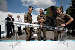 Ракета MBDA MISTRAL 3 на стенде Министерства вооруженных сил Франции на 55-м Международном Парижском авиасалоне в Ле Бурже

