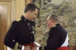 Хуан Карлос I и Фелипе VI перед началом церемонии