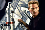 <b>Кадр из фильма «Звездные врата» (1994) </b> <br>
Изначально научно-фантастический фильм «Звездные врата» с Куртом Расселом, задумывался как первая часть кинотрилогии. Однако руководство студии «Metro-Goldwyn-Mayer» решило вместо этого выпустить телесериал, который положил начало огромной франшизе по вселенной «Звездных врат».