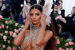 Эмили Ратаковски на красной дорожке Met Gala-2019, 6 мая 2019 года