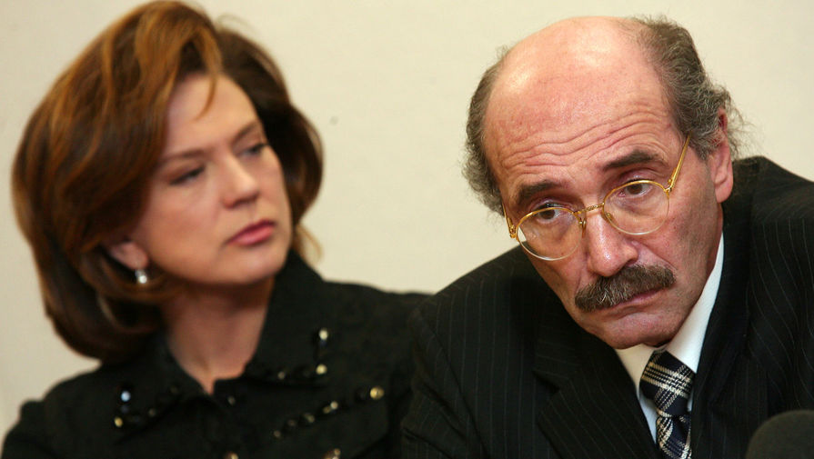 Писатель и председатель жюри конкурса «Русский Букер - 2006» Александр Кабаков и теле- и радиоведущая, член жюри Светлана Сорокина