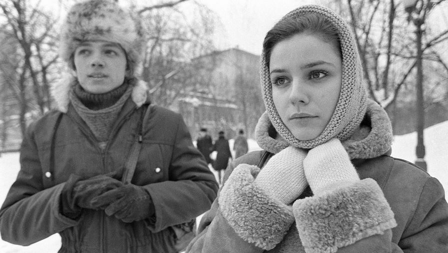 Марина Зудина в&nbsp;роли Валентины и Николай Стоцкий в&nbsp;роли Валентина во время съемок художественного фильма &laquo;Это серьезно&raquo;, 1985 год