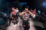 Группа CNCO во время выступления на MTV Video Music Awards 2020