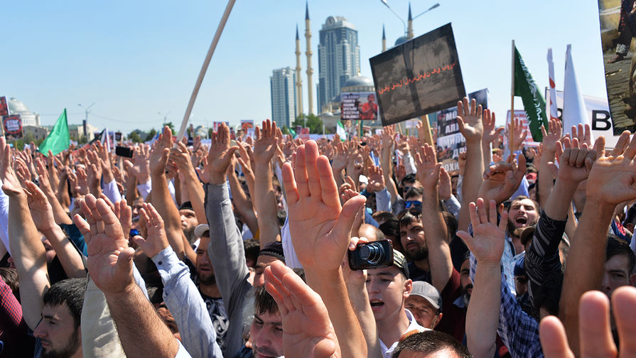 Во время митинга на&nbsp;площади Ахмата Кадырова в&nbsp;поддержку мусульман Мьянмы, 4&nbsp;сентября 2017&nbsp;года