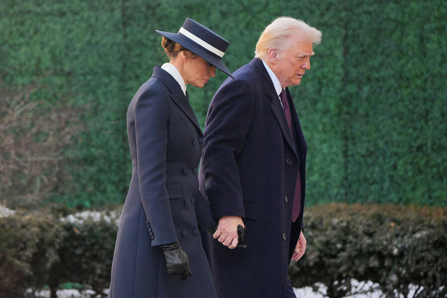 Дональд Трамп со своей женой Меланьей после церковной службы в&nbsp;епископальной церкви Святого Иоанна напротив Белого дома в&nbsp;Вашингтоне, 20&nbsp;января 2025&nbsp;года