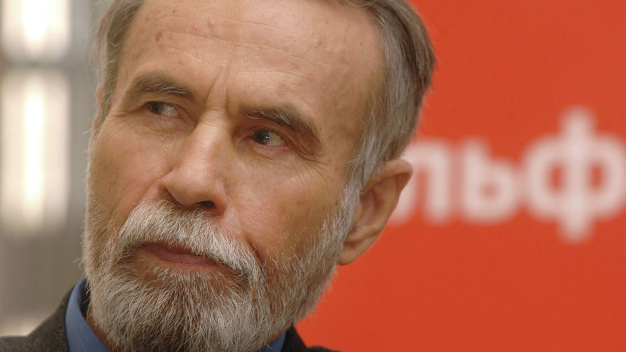 Писатель Владимир Маканин во время пресс-конференции в&nbsp;Государственной Третьяковской галерее в&nbsp;Москве, 2007&nbsp;год