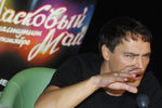 Певец Юрий Шатунов во время пресс-показа фильма «Ласковый май» в Москве, 2009 год