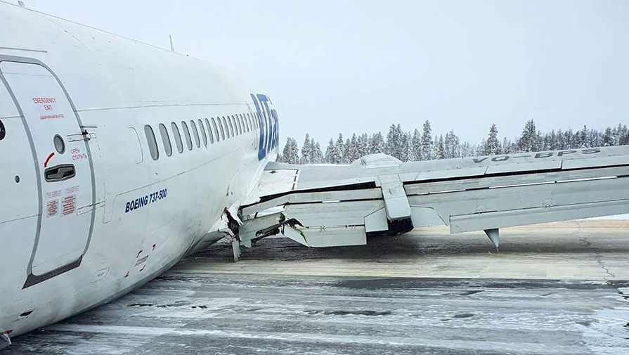 Пассажирский самолет Boeing авиакомпании Utair, совершивший жесткую посадку в аэропорту Усинска, 9 февраля 2020 года