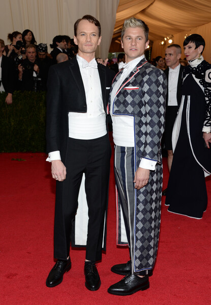 Нил Патрик Харрис с&nbsp;мужем Дэвидом Бартка на&nbsp;Met Gala в&nbsp;Нью-Йорке, 2014&nbsp;год