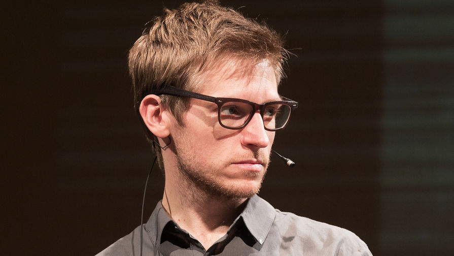 Актер Казимир Лиске в&nbsp;сцене из&nbsp;спектакля &laquo;Благодать и стойкость&raquo; режиссера Ивана Вырыпаева во время пресс-показа в&nbsp;театре &laquo;Практика&raquo;, 2013&nbsp;год