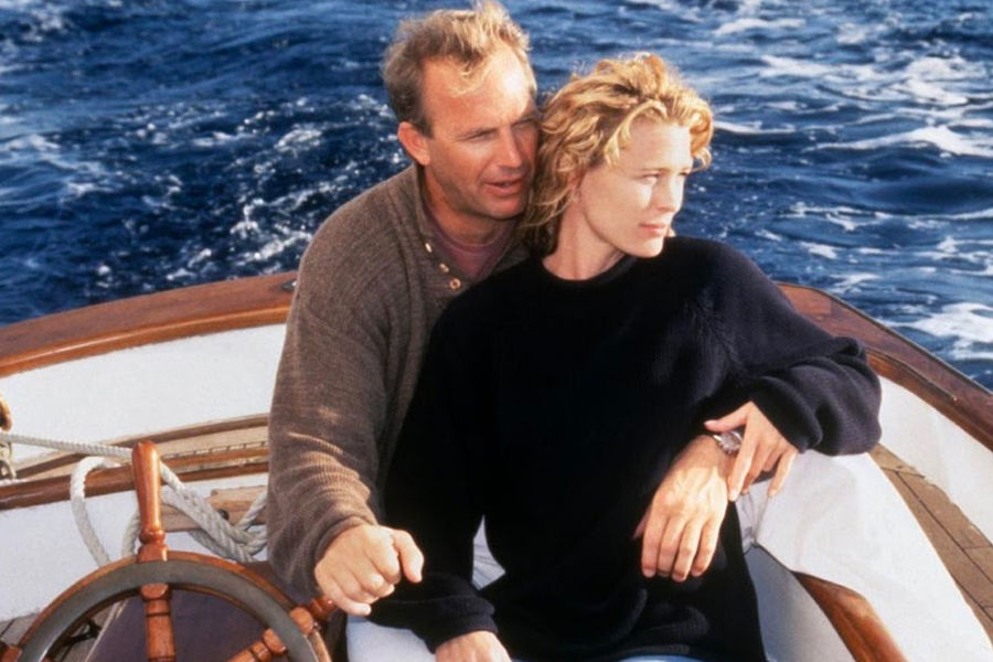 Кадр из&nbsp;фильма «Послание в&nbsp;бутылке» (1999)