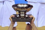 Кубок в руках Фелипе Рейеса