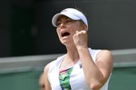 Вера Звонарева пробилась во второй круг Уимблдона