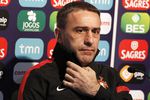 Главный тренер португальцев Паулу Бенту