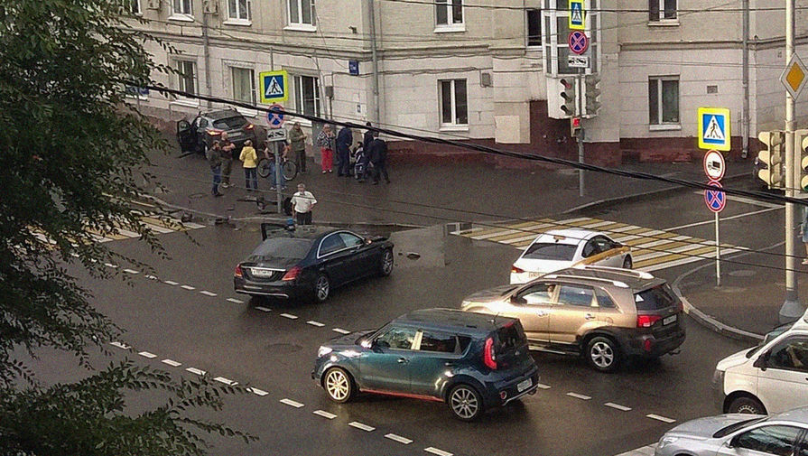 На&nbsp;месте аварии с&nbsp;участием автомобиля замминистра обороны Юнус-Бека Евкурова в&nbsp;Москве, 28 августа 2020 года