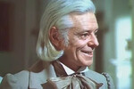 <b>«Красное и черное» (1976)</b>
<br><br>
Экранизация одноименного романа Стендаля о честолюбии, любви и падении молодого Жюльена Сореля (Николай Еременко – младший) во Франции 1820-х годов. В пятисерийном проекте мэтра советской режиссуры Сергея Герасимова Глеб Стриженов сыграл роль столичного аристократа маркиза де ла Моля, приютившего амбициозного Жюльена и невольно оказавшегося втянутым в его трагическую историю
