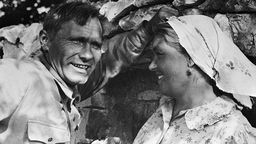Василий Шукшин и Лидия Федосеева-Шукшина на&nbsp;съемках фильма &laquo;Они сражались за&nbsp;Родину&raquo; режиссера Сергея Бондарчука, 1979 год