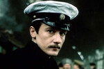 <b>«Моонзунд» (1988)</b>
<br><br>
Одна из самых проникновенных ролей в фильмографии Меньшикова. Историческая драма была снята по мотивам одноименного романа Валентина Пикуля. Прототипом главного героя в исполнении Меньшикова стал Николай Бартенев, командовавший батареей №43 у мыса Церель в годы Первой мировой войны и разгорающейся революции.
