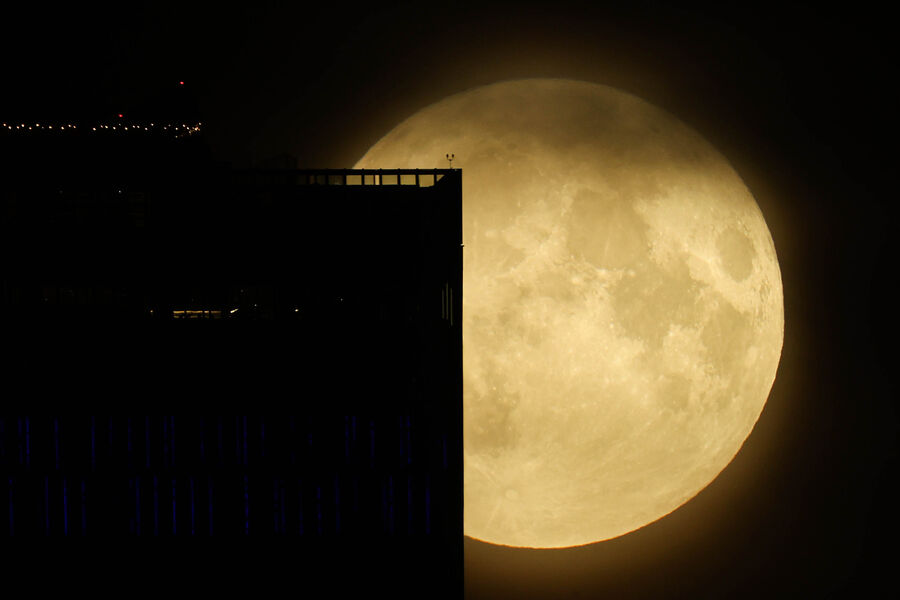 Суперлуние в&nbsp;Москве, 13&nbsp;июля 2022&nbsp;года