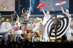 Тейлор Свифт открыла церемонию песней «We Are Never Ever Getting Back Together»