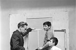 Владислав Крапивин с актерами Свердловского театра юного зрителя, 1966 год