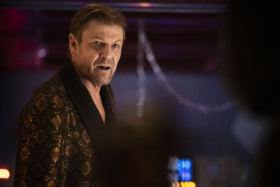 Кадр из&nbsp;сериала «Сквозь снег» (2020)