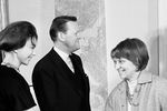 Рада Аджубей (справа) с мужем, депутатом Верховного Совета СССР советским журналистом Алексеем Аджубеем