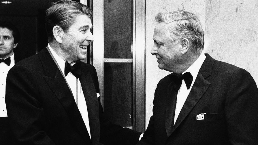 Президент Рональд Рейган и Баррон Хилтон, 1985 год