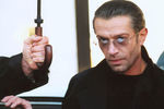 Кадр из фильма «Олигарх» (2002)