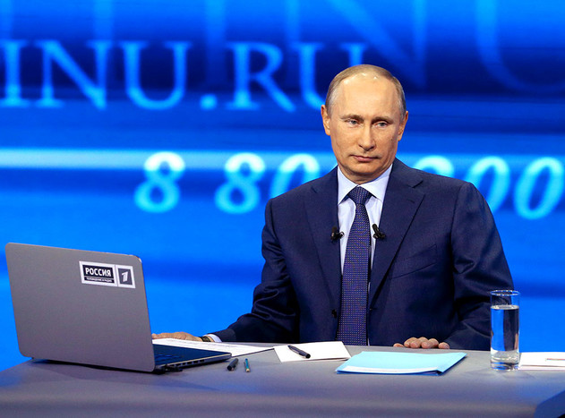 Владимир Путин во время &laquo;Прямой линии&raquo;