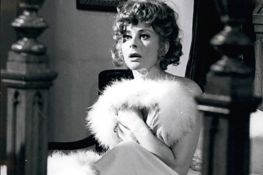 Женевьев Паж на&nbsp;съемках картины &laquo;Частная жизнь Шерлока Холмса&raquo;, 1968&nbsp;год