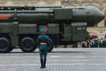 Подвижный грунтовый ракетный комплекс (ПГРК) «Ярс» с РС-24 на военном параде на Красной площади, посвященном 72-й годовщине победы в Великой Отечественной войне