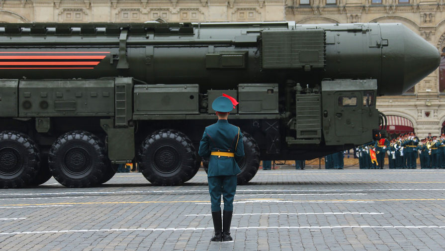 Подвижный грунтовый ракетный комплекс (ПГРК) &laquo;Ярс&raquo; с&nbsp;РС-24 на&nbsp;военном параде на&nbsp;Красной площади, посвященном 72-й годовщине победы в&nbsp;Великой Отечественной войне