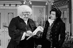 Робби Колтрейн и Роуэн Аткинсон в кадре из комедийного сериала «Черная гадюка 3» (1987)
