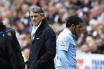 Главный тренер &laquo;Манчестер Сити&raquo; Роберто Манчини и нападающий Карлос Тевес