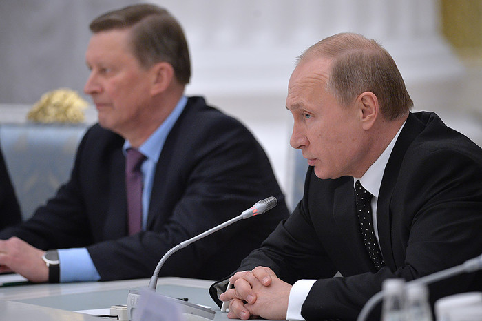 Руководитель администрации президента Сергей Иванов и президент России Владимир Путин (слева направо) на&nbsp;встрече с&nbsp;представителями крупного бизнеса в&nbsp;Кремле