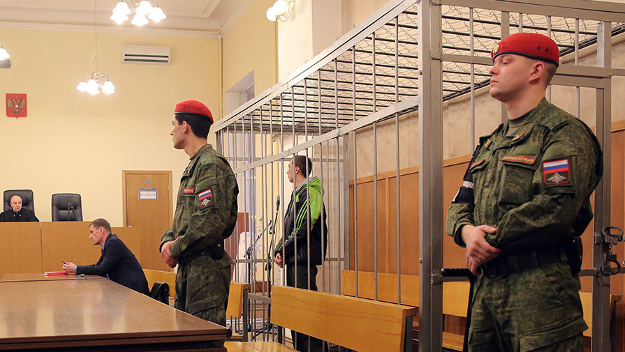 Один из&nbsp;трех подозреваемых в&nbsp;убийстве медсестер Александр Томский в&nbsp;Санкт-Петербургском гарнизонном военном суде