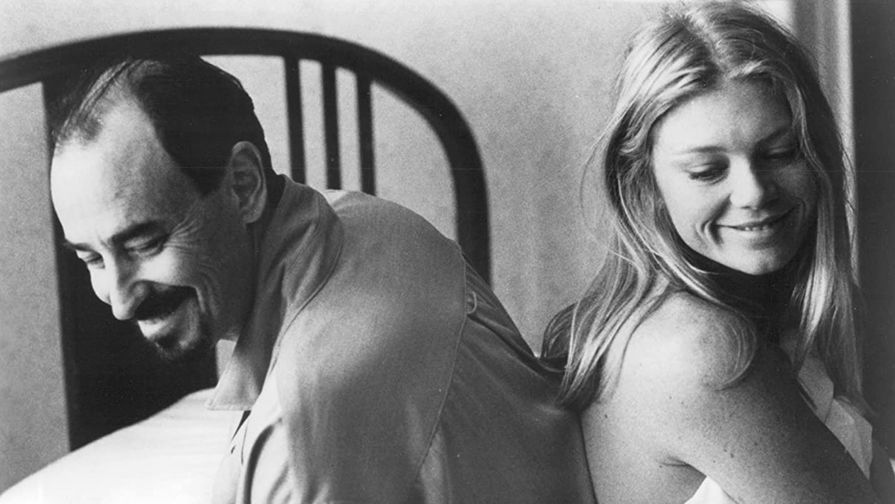 Актеры Барри Юрграу и Пета Уилсон в фильме «Горесть секса» (1998)