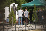 Муж Жанны Фриске Дмитрий Шепелев на похоронах